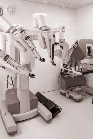Cirurgia robótica no tratamento do câncer urológico — uro-oncologia na UroClínica Rio, Rio de Janeiro